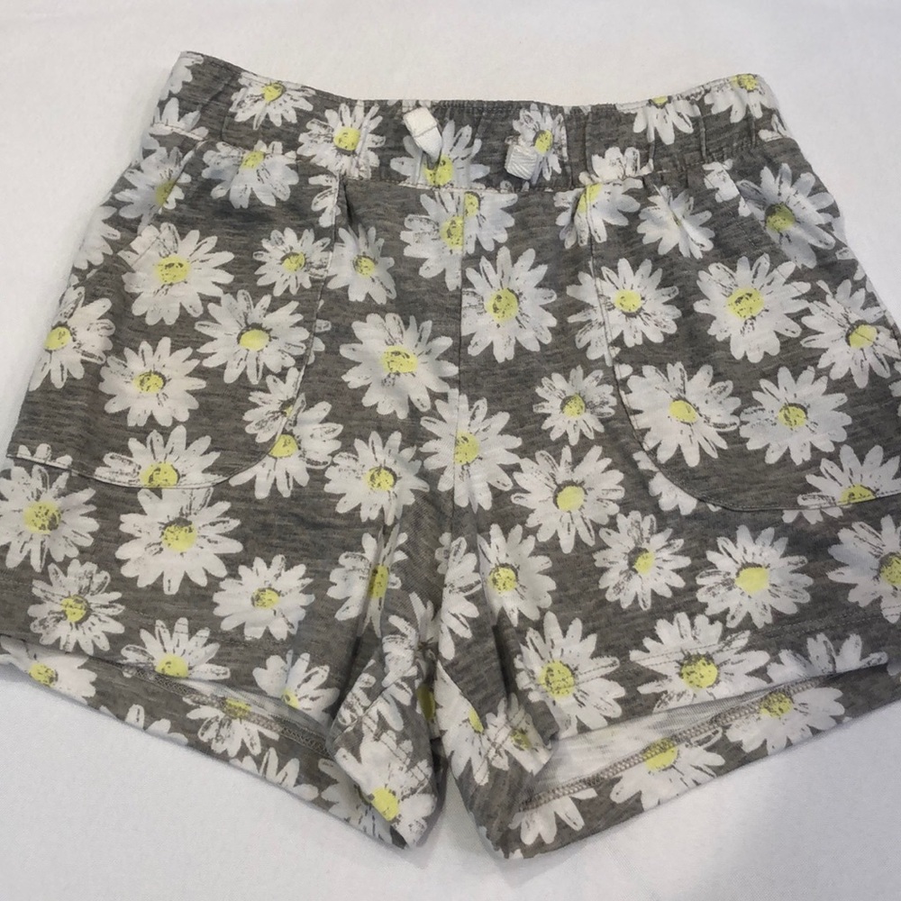 Girls grey shorts with daisies